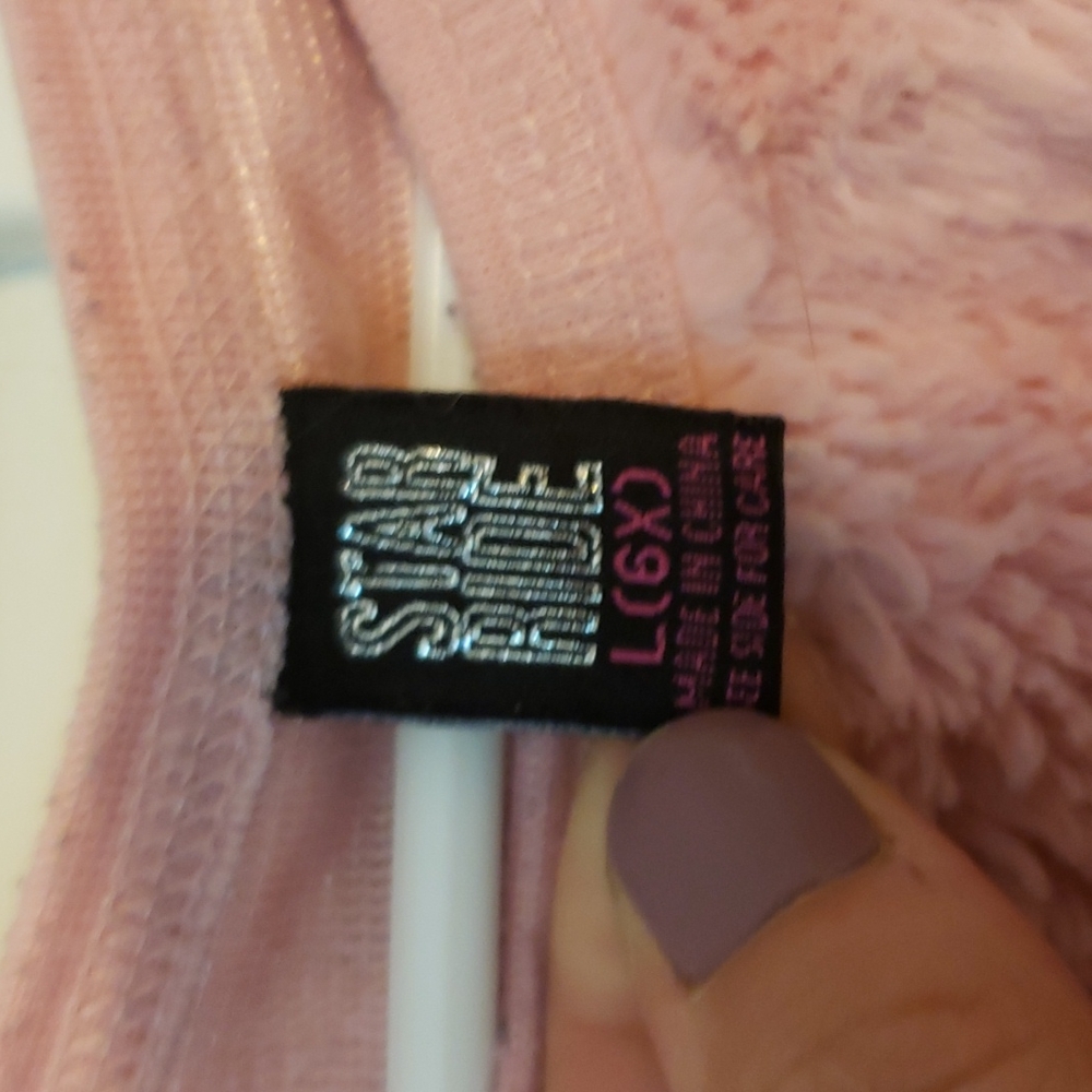 Pink fuzzy pull over - Picture 2 of 5